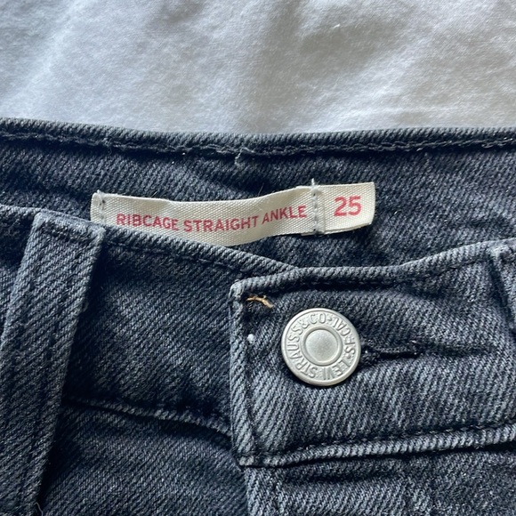 Levi’s Straight Ankle Jeans - Picture 3 of 4